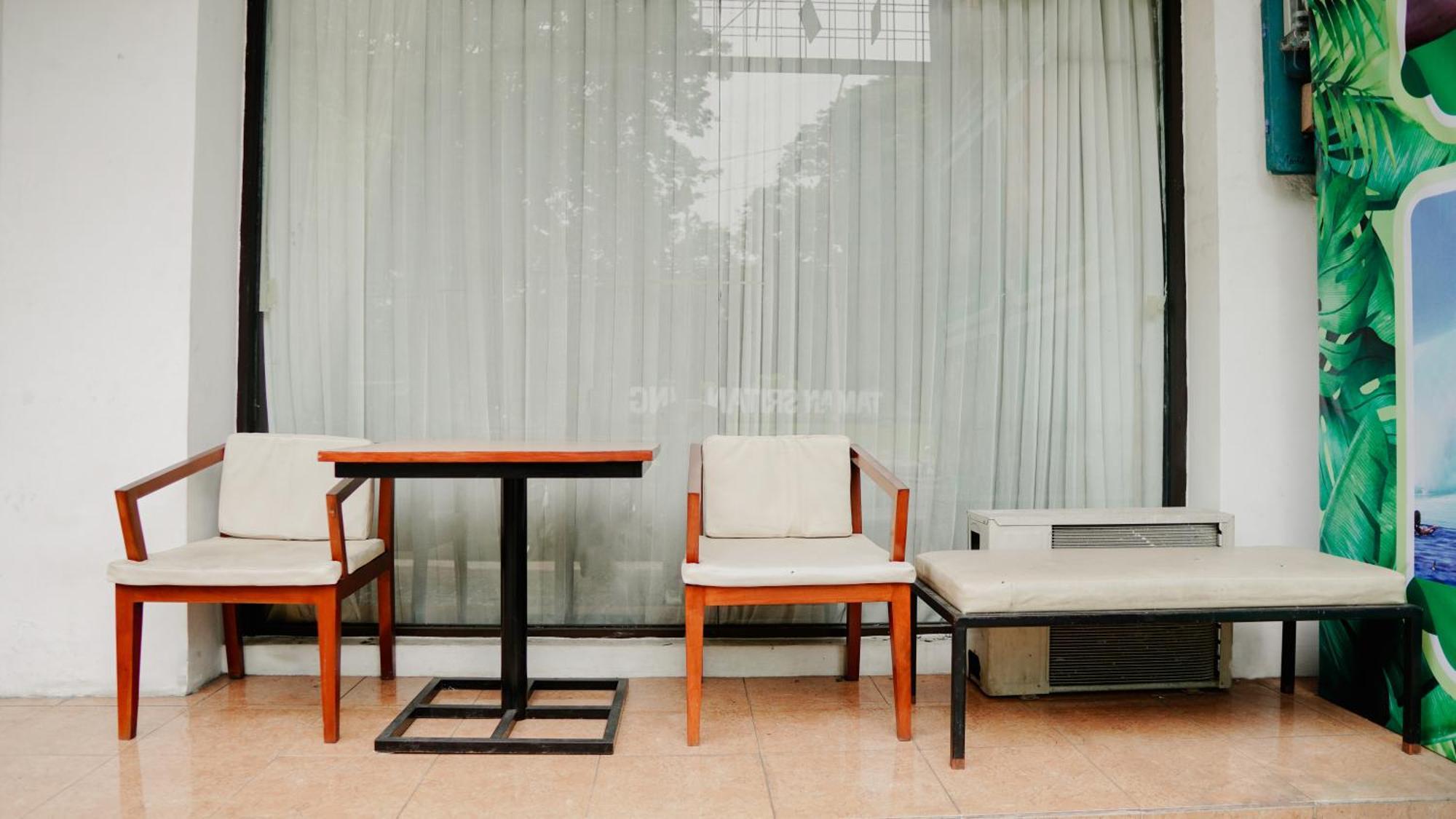 Dormitory Tourism Sritanjung Banyuwangi By Gajahsora Management Exterior photo