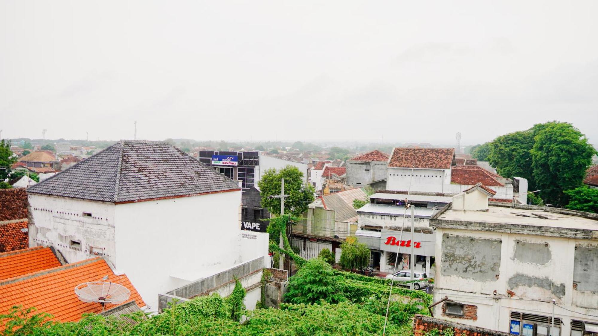 Dormitory Tourism Sritanjung Banyuwangi By Gajahsora Management Exterior photo