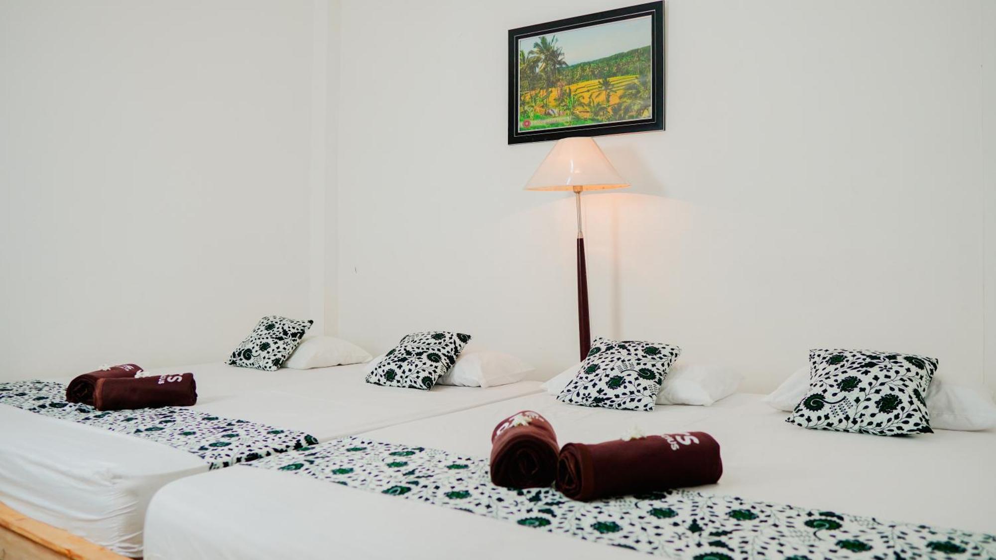 Dormitory Tourism Sritanjung Banyuwangi By Gajahsora Management Exterior photo