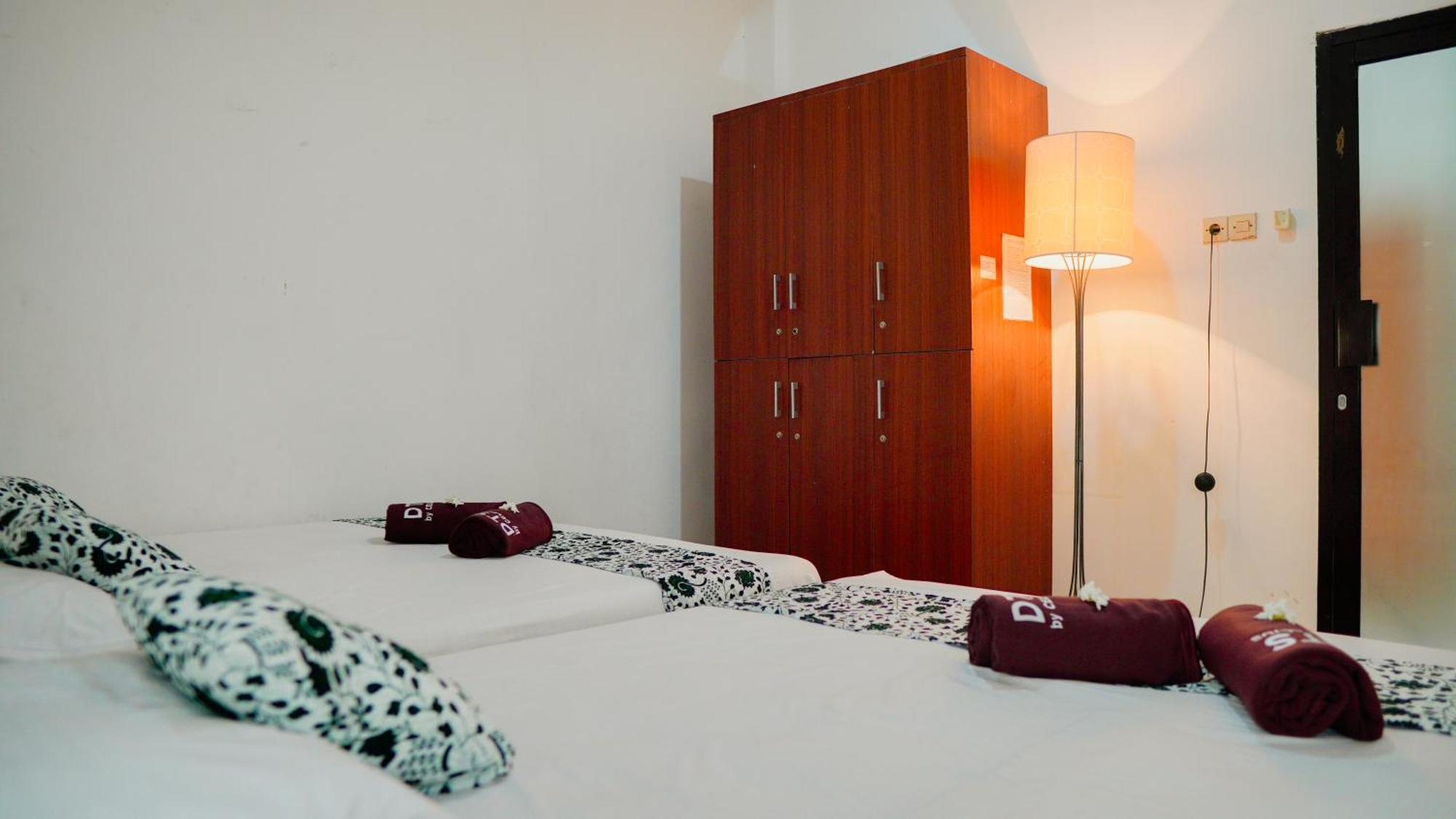 Dormitory Tourism Sritanjung Banyuwangi By Gajahsora Management Exterior photo