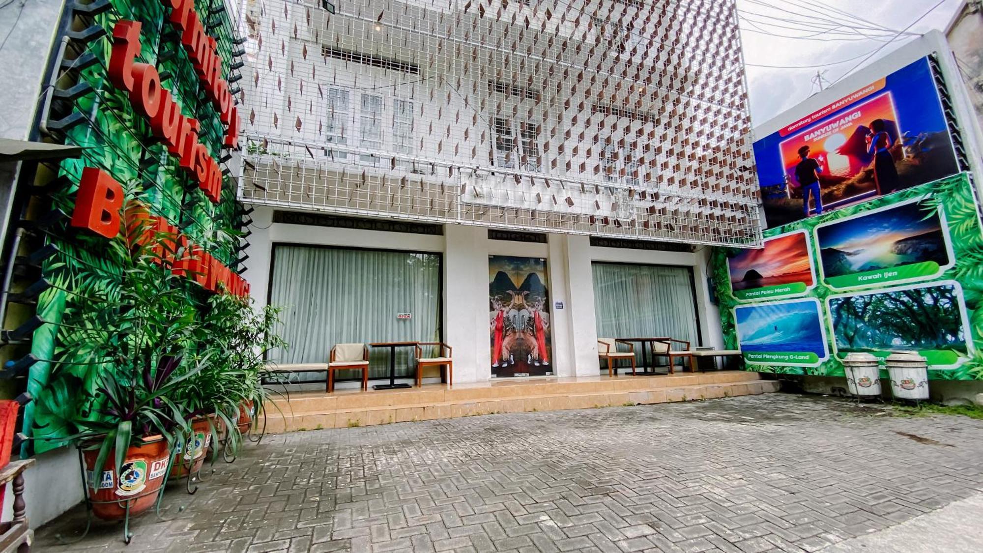 Dormitory Tourism Sritanjung Banyuwangi By Gajahsora Management Exterior photo
